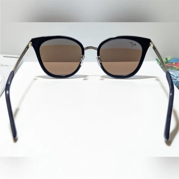 Maui Jim Polarized Wood Rose in Navy with Blue Hawaii Lenses - Picture 5 of 11